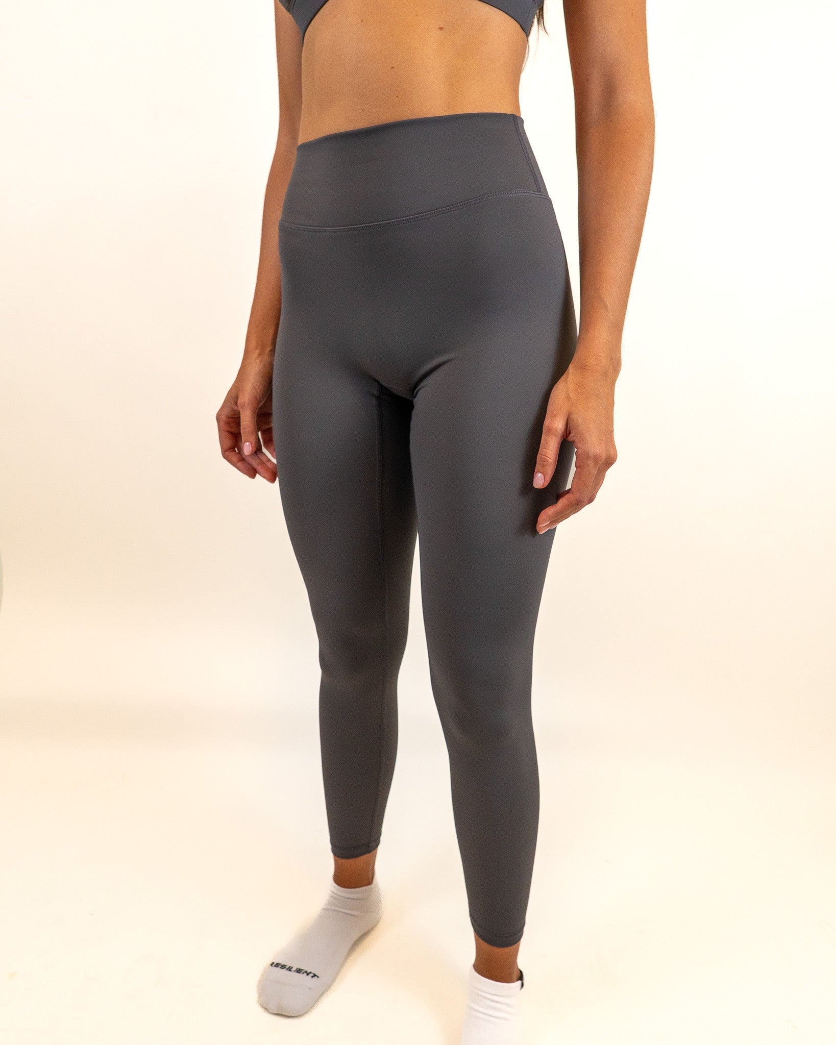 Define Evolve Legging - Dark Gray - - Resilient Active