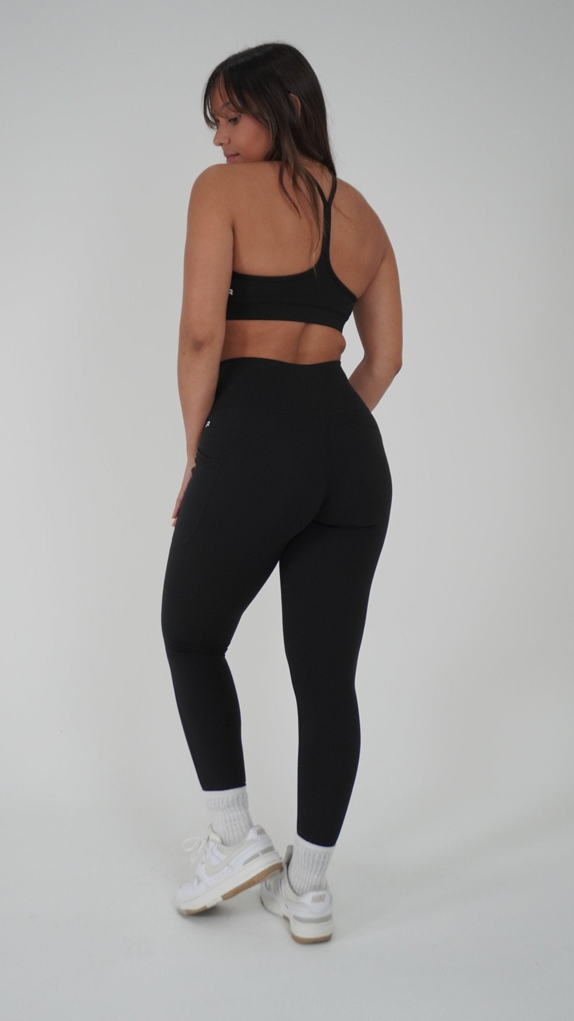 Functional Pocket Legging - Black - Resilient Active