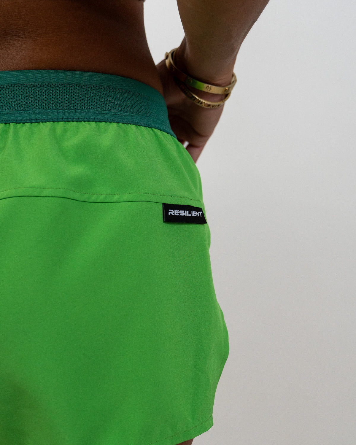 Pace short- Vivid Green -  - Resilient Active
